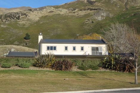 Photo of property in 17 Foxglove Heights, Wanaka, 9305