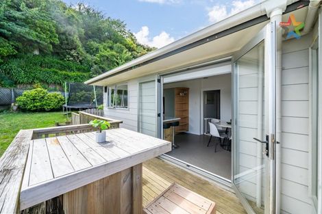 Photo of property in 50 Acacia Avenue, Maungaraki, Lower Hutt, 5010