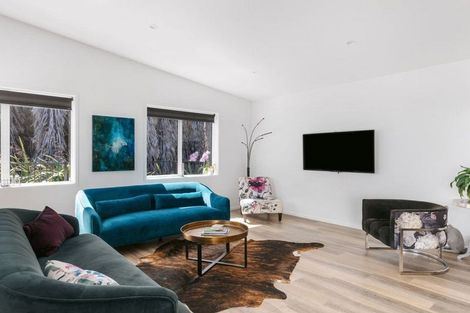 Photo of property in 9 Washingtonia Way, Omokoroa, 3114