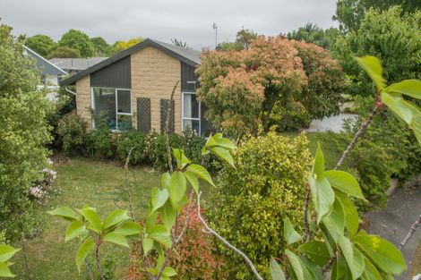 Photo of property in 5 Burrows Place, Ilam, Christchurch, 8041