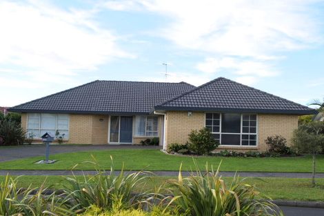 Photo of property in 9 Amadeus Place, Northpark, Auckland, 2013