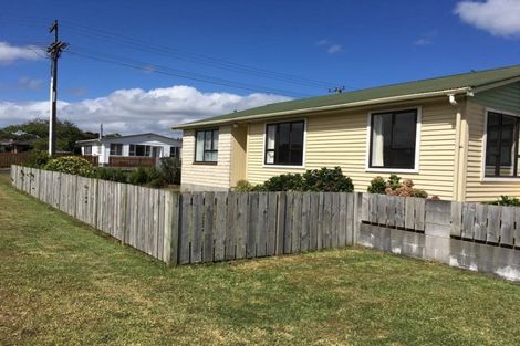 Photo of property in 8 Maire Street, Inglewood, 4330