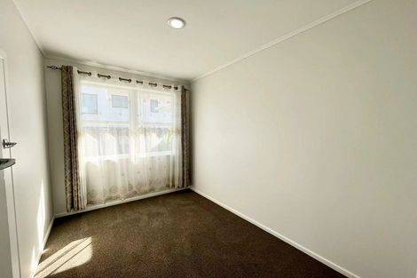 Photo of property in 12 Keats Place, Blockhouse Bay, Auckland, 0600