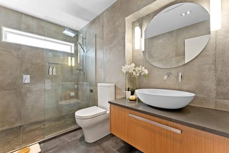 Photo of property in 16 Prestige Place, Castor Bay, Auckland, 0620