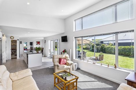 Photo of property in 242 Peka Peka Road, Peka Peka, Waikanae, 5391