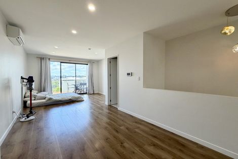 Photo of property in 5 Arura Place, Massey, Auckland, 0614