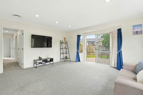 Photo of property in 4/14 Phoenix Place, Papatoetoe, Auckland, 2025