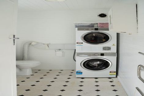 Photo of property in 4 Wolsley Avenue, Milford, Auckland, 0620