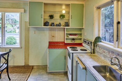 Photo of property in 112 Oriel Avenue, Tawa, Wellington, 5028