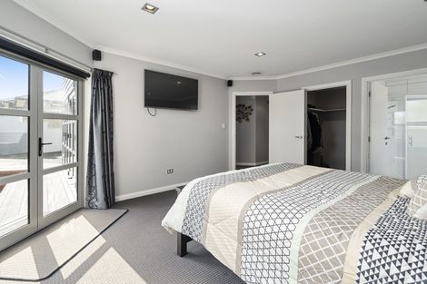Photo of property in 7 Galea Grove, Kelvin Grove, Palmerston North, 4414