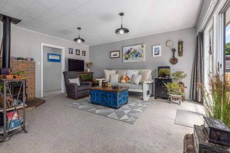 Photo of property in 5 Puriri Road, Waikanae, 5036