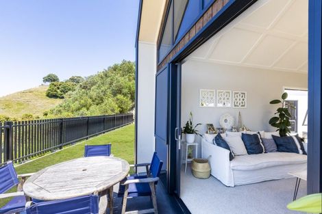 Photo of property in 75 Oak Road, Poraiti, Napier, 4112