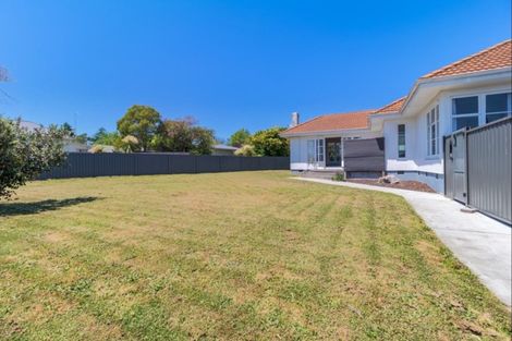 Photo of property in 72 Napier Road, Havelock North, 4130