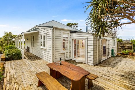 Photo of property in 376 Oaia Road, Muriwai, Waimauku, 0881
