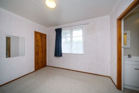 Photo of property in 4/93 Ruahine Street, Roslyn, Palmerston North, 4414