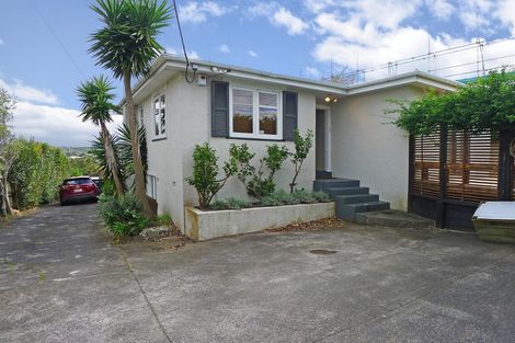 Photo of property in 1/50 Sylvan Avenue, Northcote, Auckland, 0627