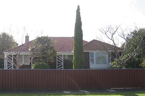 Photo of property in 42 Crewe Crescent, Hokowhitu, Palmerston North, 4410
