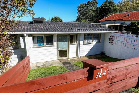 Photo of property in 164-168 Frankley Road, Frankleigh Park, New Plymouth, 4310