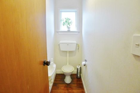 Photo of property in 32 Queensway, Three Kings, Auckland, 1024