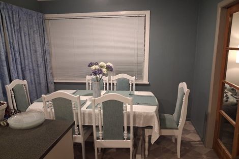 Photo of property in 35 Pokohiwi Road, Normandale, Lower Hutt, 5010