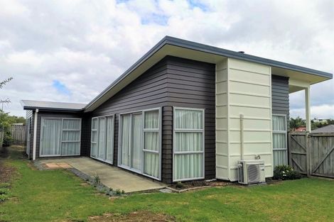 Photo of property in 33 Karo Street, Ruakaka, 0116
