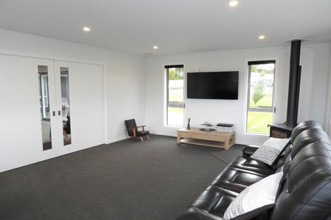 Photo of property in 17 Gordon Street, Weston, Oamaru, 9401