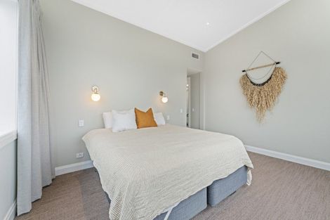 Photo of property in 33 Botanical Heights Drive, Waipahihi, Taupo, 3330