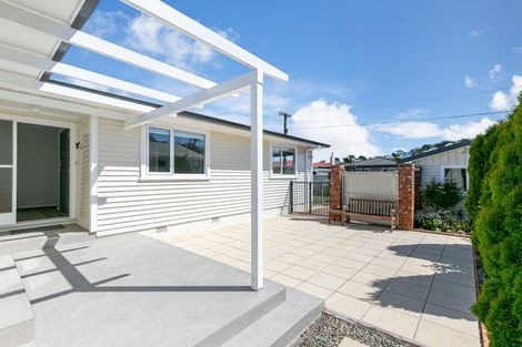 Photo of property in 7 Harbour Park Terrace, Khandallah, Wellington, 6035