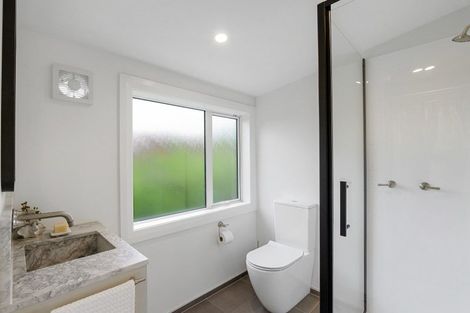 Photo of property in 17 Searells Road, Strowan, Christchurch, 8052