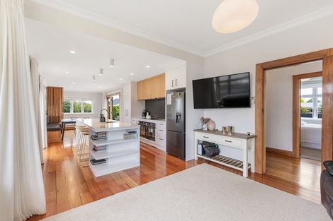 Photo of property in 2 Alma Place, Milson, Palmerston North, 4414