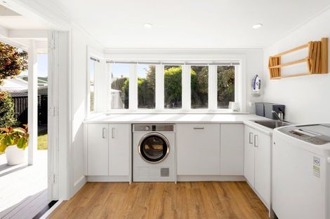 Photo of property in 46 Williams Street, Cambridge, 3434