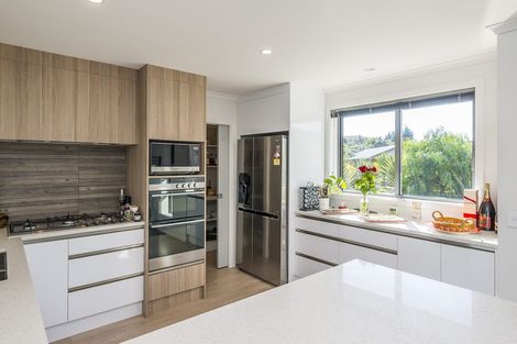 Photo of property in 2 Lamont Place, Waikanae, 5036