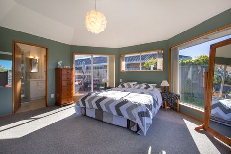 Photo of property in 125 Winters Road, Mairehau, Christchurch, 8052