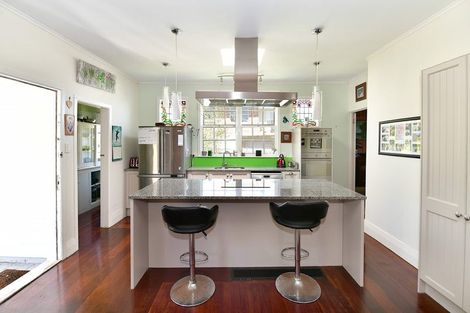 Photo of property in 13 Porter Crescent, Helensville, 0800