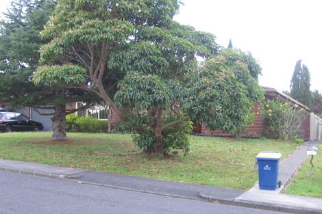 Photo of property in 12 Vina Place, Massey, Auckland, 0614