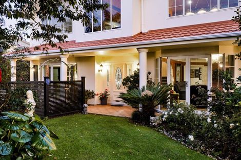 Photo of property in 30 Messenger Terrace, Oakura, 4314