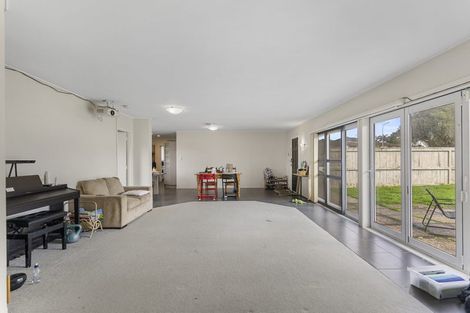 Photo of property in 58 Prince Regent Drive, Half Moon Bay, Auckland, 2012