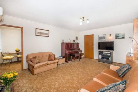 Photo of property in 98 Taikata Road, Te Atatu Peninsula, Auckland, 0610
