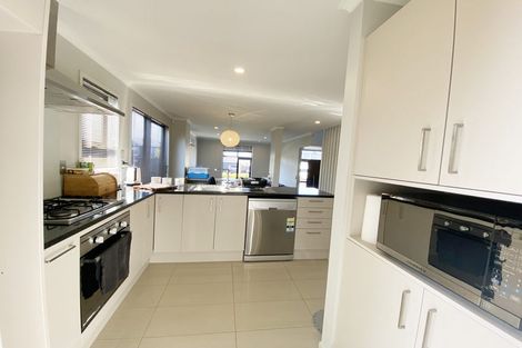 Photo of property in 4 Hirimate Place, Flat Bush, Auckland, 2019
