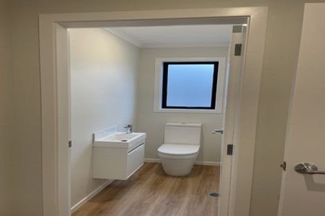 Photo of property in 17 Raeble Walkington Lane, Wallaceville, Upper Hutt, 5018