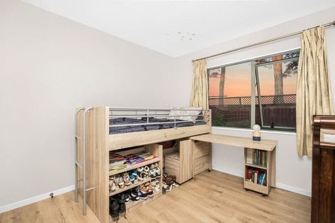 Photo of property in 113 Eugenia Rise, Goodwood Heights, Auckland, 2105