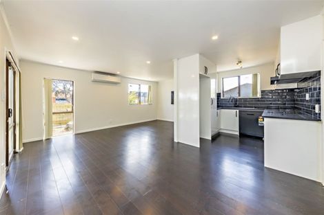 Photo of property in 1/149 Te Irirangi Drive, Flat Bush, Auckland, 2019