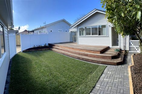 Photo of property in 56 Amaru Road, One Tree Hill, Auckland, 1061