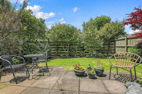 Photo of property in 100 Lake Road, Koutu, Rotorua, 3010