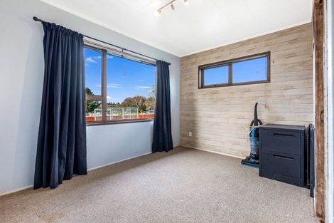 Photo of property in 30 Victor Street, Dannevirke, 4930