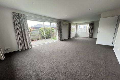 Photo of property in 9 Kydd Lane, Hornby, Christchurch, 8042