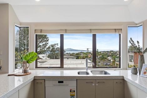 Photo of property in 2/4 Prospect Terrace, Milford, Auckland, 0620