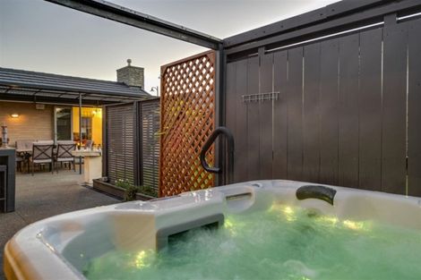 Photo of property in 31 Davaar Crescent, Broomfield, Christchurch, 8042