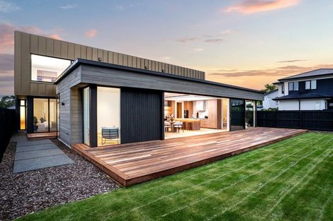 Photo of property in 17 Plynlimon Road, Fendalton, Christchurch, 8052