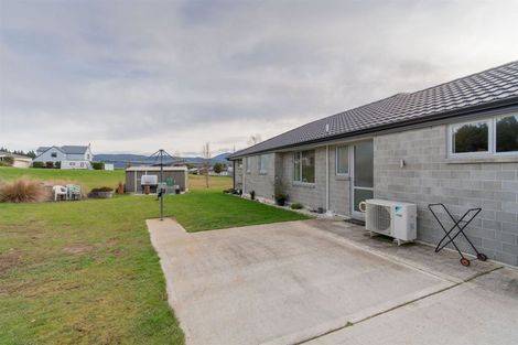 Photo of property in 25 Tawera Place, Te Anau, 9679